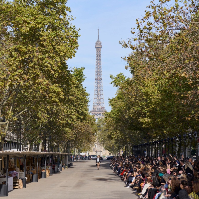 أسبوع الموضة في باريس يتزامن مع دورة الألعاب الأولمبية... تحديات وفرص