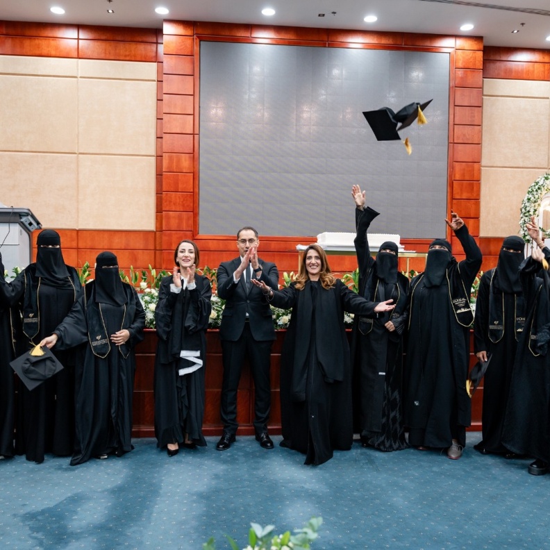 "أكاديمية لوريال" لتجميل الشعر  والعناية به في السعودية تخريج الدفعة الأولى من جامعة الإمام 
