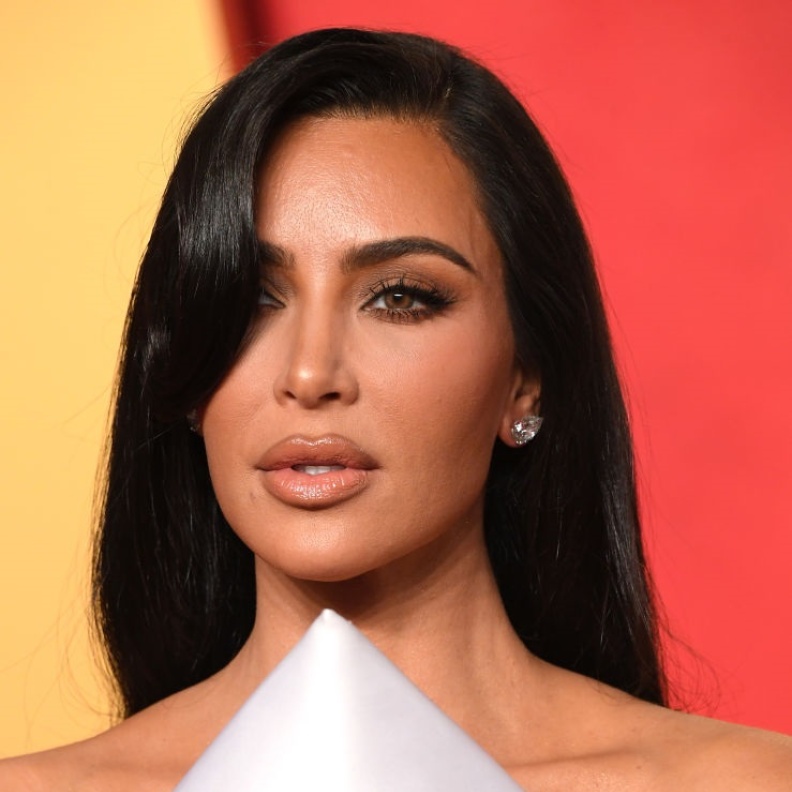 أبرز صيحات الحواجب هذا الموسم من علامة بنفت كوزمتكس