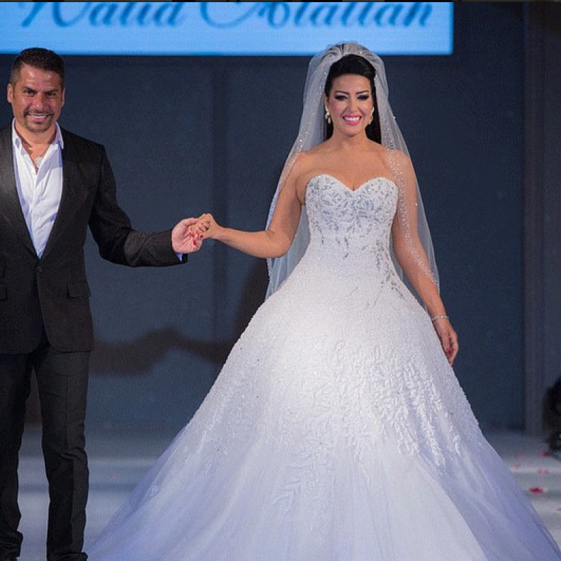 بعد تألقها بفستان الزفاف في مسلسل بـ"100 راجل".. تذكروا إطلالات سمية الخشاب العرائسية