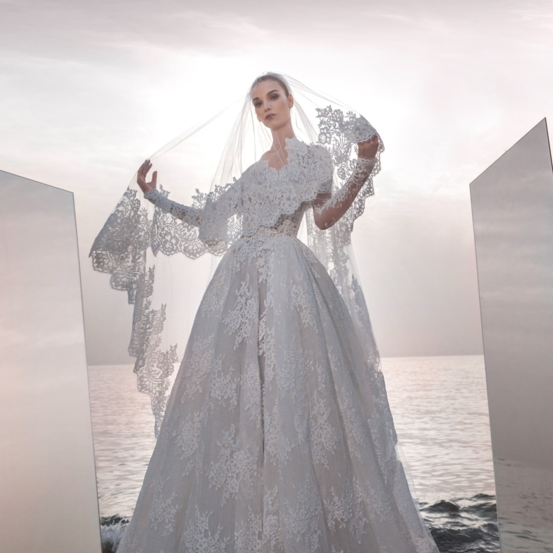 طرحات مشبعة بالتطريز لعروس زهير مراد في ربيع 2025