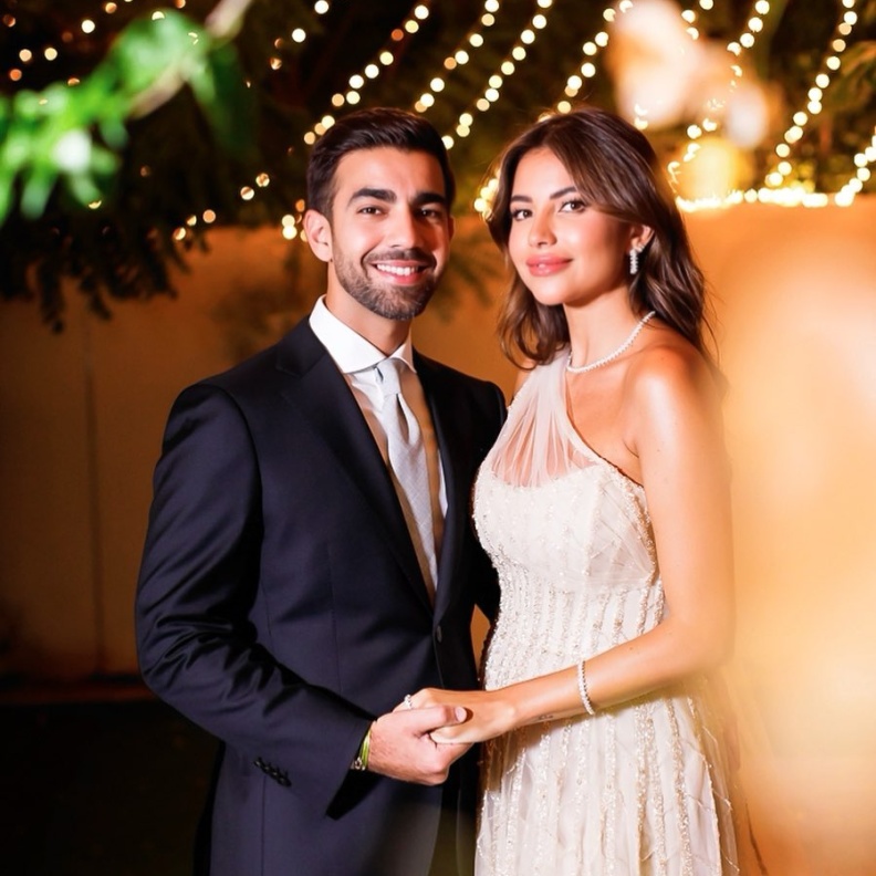 سارة مراد مع عريسها هشام