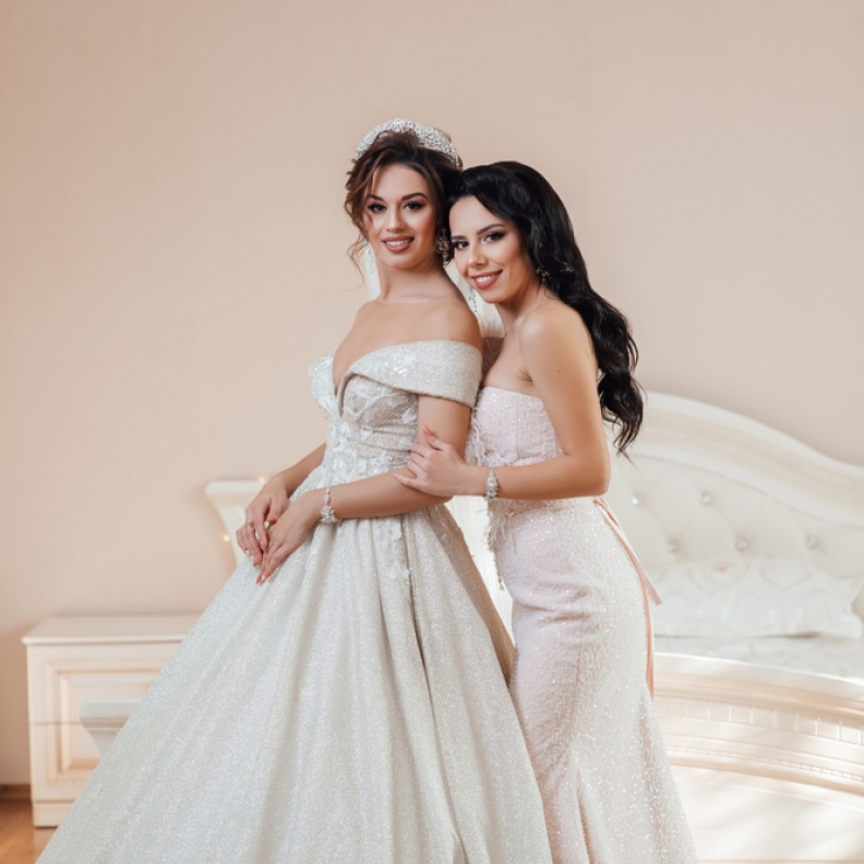 اتيكيت تصرف شقيقة العروس يوم الزفاف