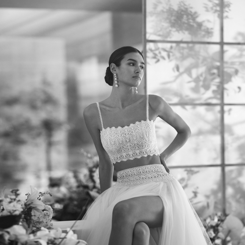 حيل ونصائح للعروس للاستفادة من فستان زفاف والدتها في موضة مستدامة