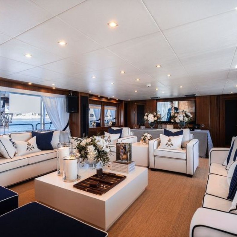 رالف لورين تحتفل بإطلاق فاعلية اليخت في دبي