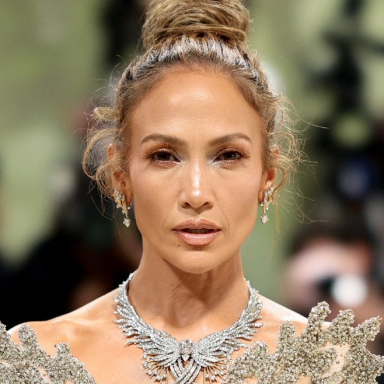 الجمال الراقي والجريء عنوان إطلالات النجمات العالميات في حفل Met Gala عام 2024