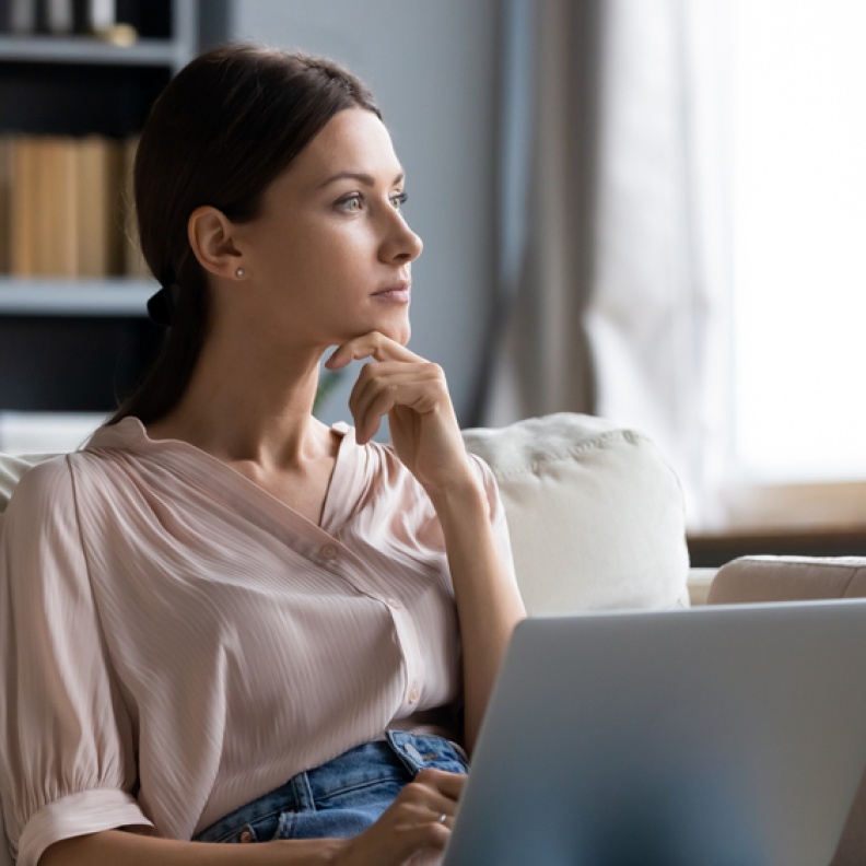 إليكِ ما تحتاجين معرفته عن متلازمة الجوع الليلي