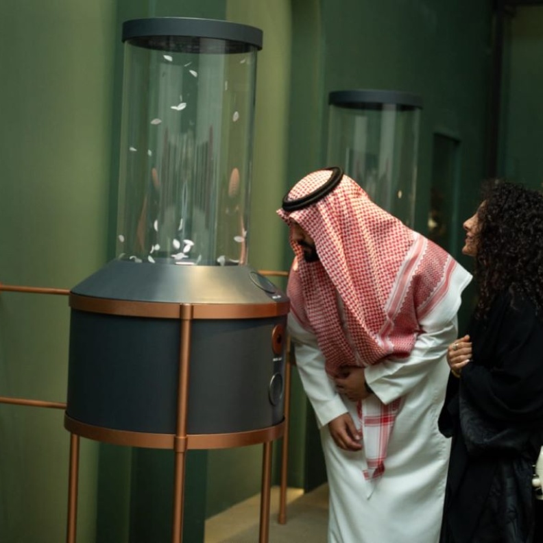  افتتاح معرض عطور الشرق