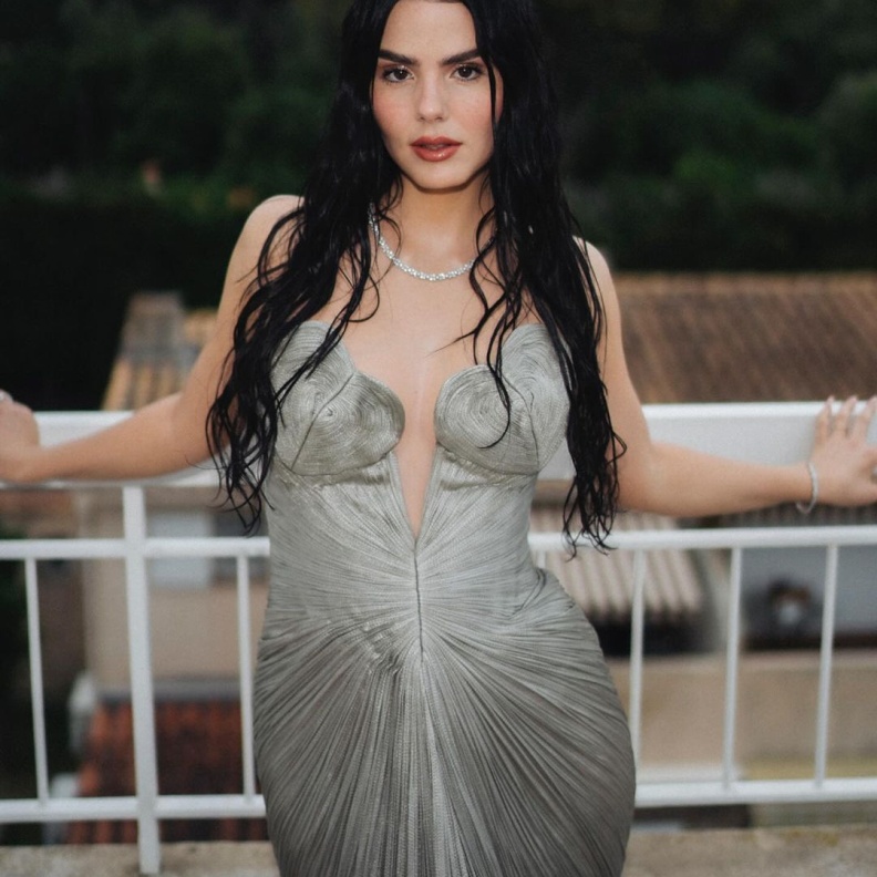 شاهدي تصاميم مجوهرات دار تيفاني أند كو Tiffany & Co المُبتكرة التي زيّنت إطلالات نجمات مهرجان السينمائي الدولي