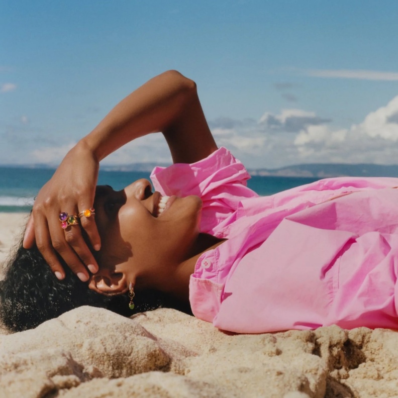 ما هي الأحجار الكريمة التي ترتبط بالمياه والبحر؟