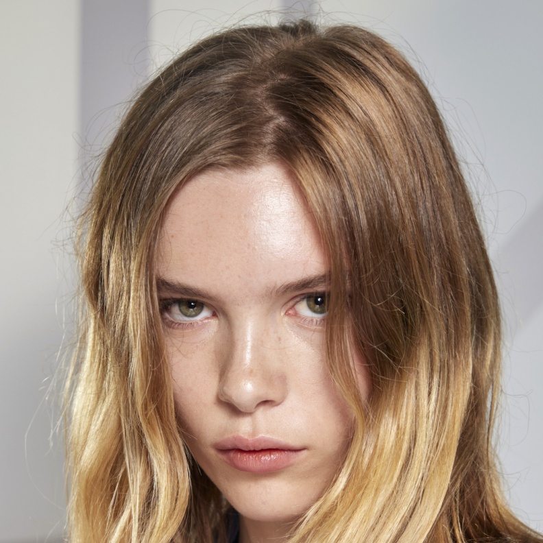 سيكون لديكِ ضعف عدد التجاعيد  مع هذه العادة الخاطئة... تخلصي منها بهذه الاساليب