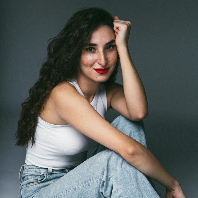 ليست أسرارًا وتُسهم في جعلك تبدين أصغر سنًا: ما تحتاجين فعله لتصغير عمركِ البيولوجي