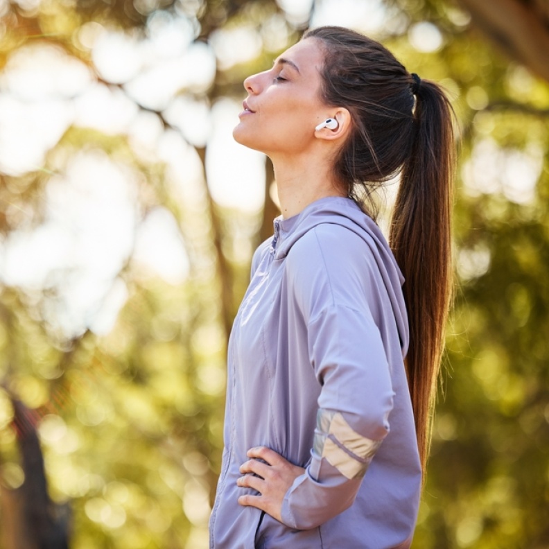 أفضل أنواع الرياضات وأرخصها: إليكِ فوائد المشي الصحية والنفسية