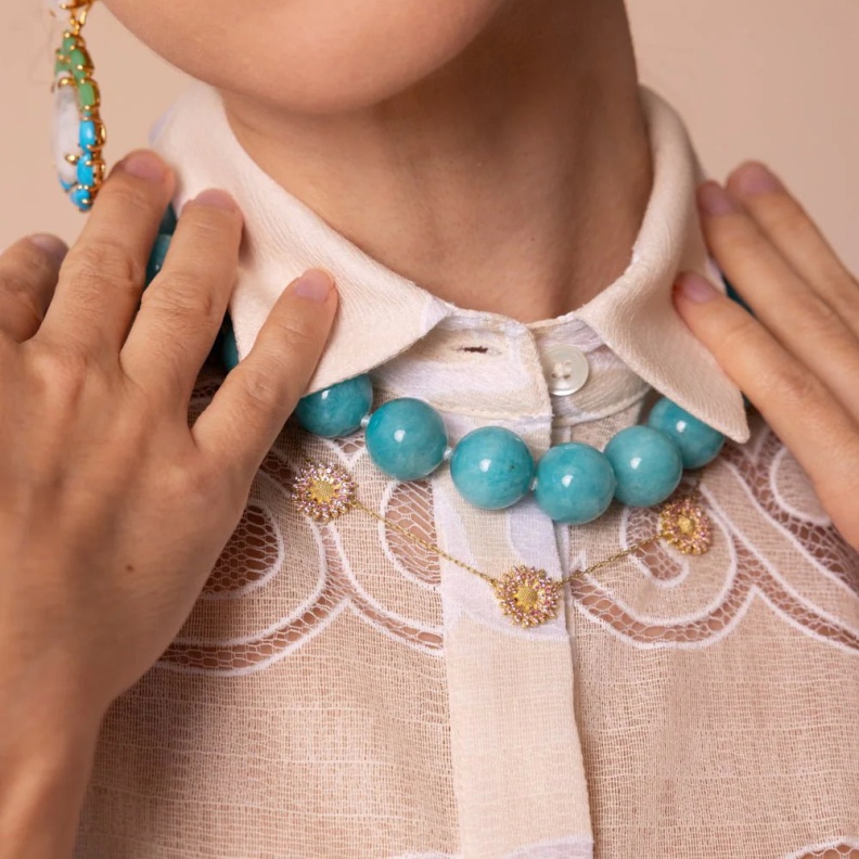 مجوهرات الياقوت الملون