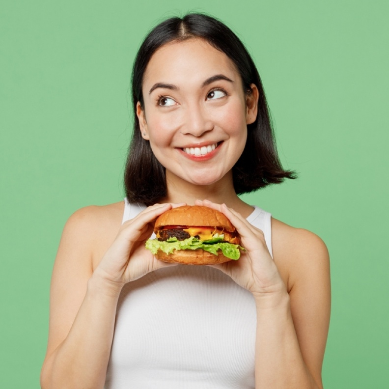 البرجر تاريخ الوجبة الأكثر شعبية حول العالم