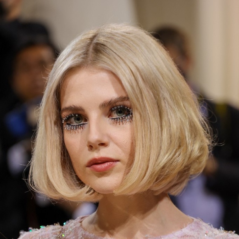 لحظات جمالية غيّرت قواعد المكياج الكلاسيكي في  حفل Met Gala عبر السنوات.. إليك أجملها بأسلوب النجمات العالميات