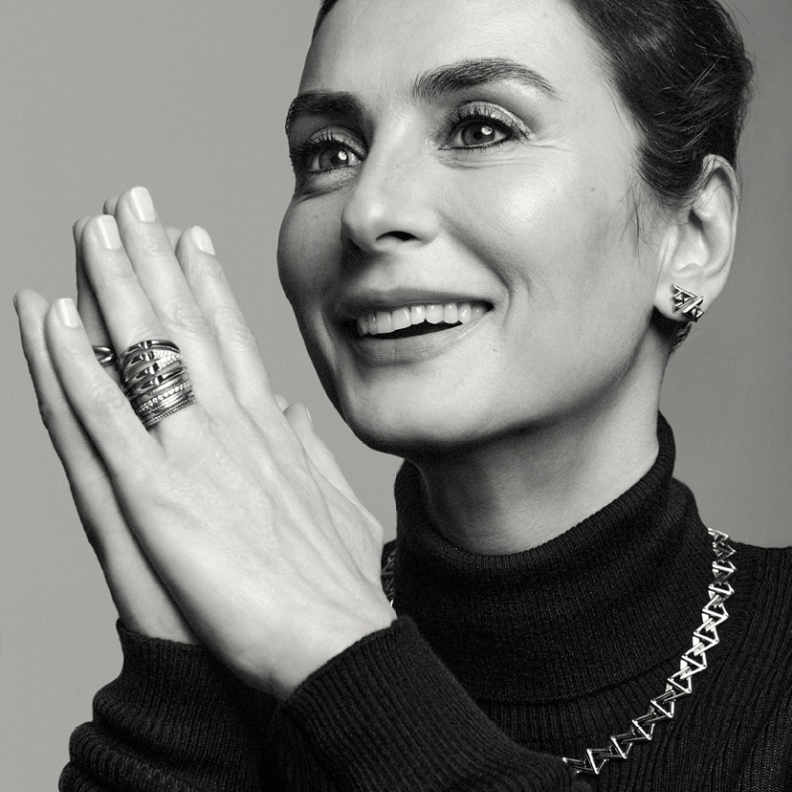 "فرانشيسكا أمفيتياتروف" FRANCESCA AMFITHEATROF: عملي الإبداعي يغذّيني ويسعدني ويملأ قلبي بالحب والفرح