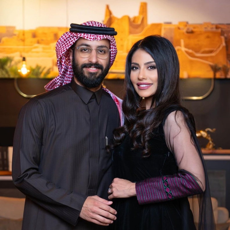 خالد صقر وإلهام علي