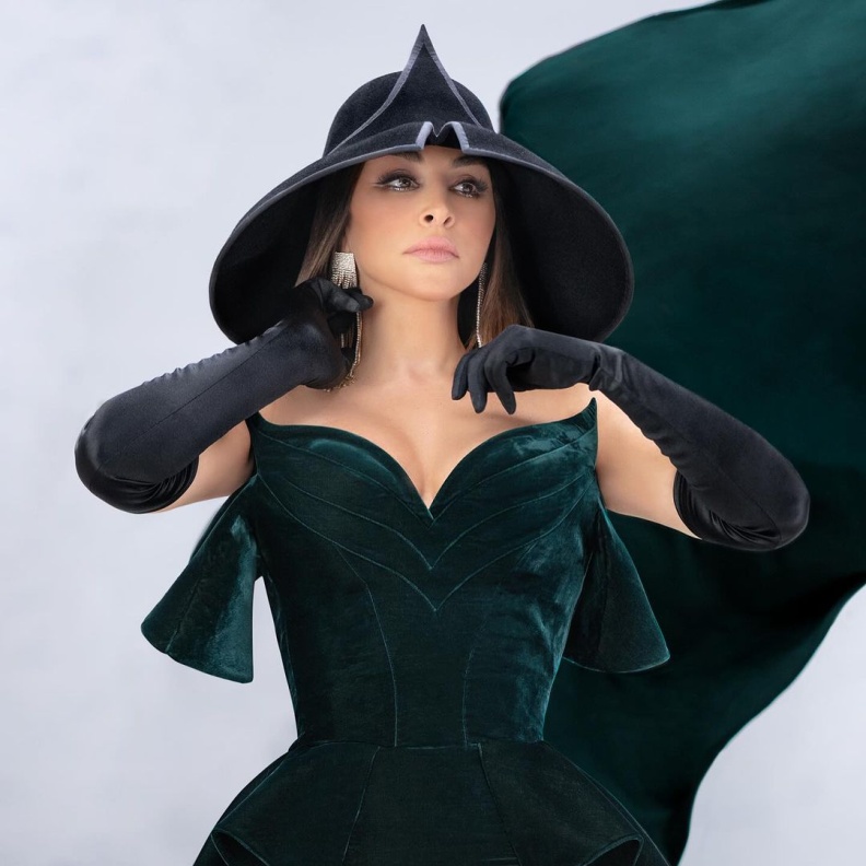 إليسا في ألبوم "أنا سكتين"