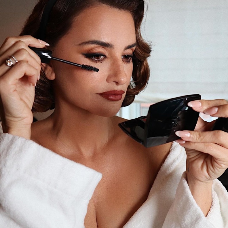 كواليس إطلالات النجمات الجمالية في حفل 2024 Met Gala وأهم المستحضرات  التي اعتمدنها