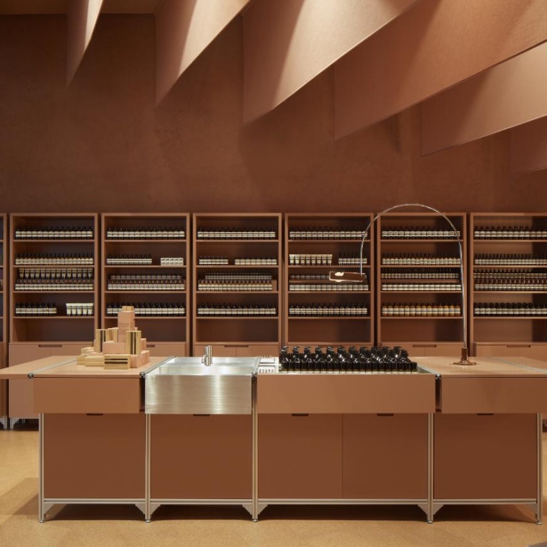 "إيسوب" تفتتح متجراً جديداً في ڤيا رياض