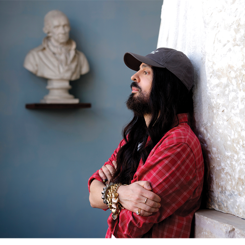 عصر جديد لدار Valentino