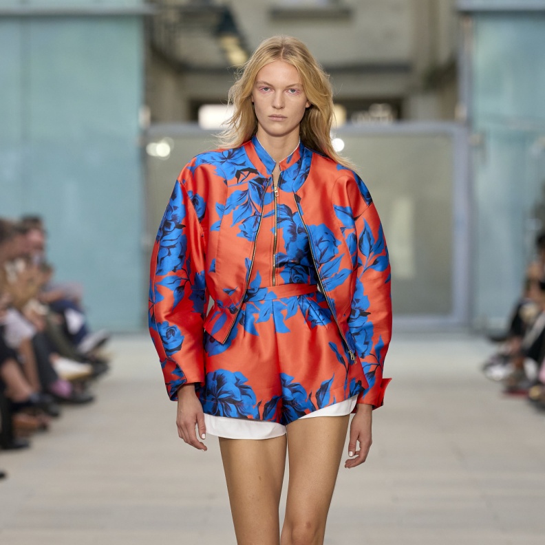 الجمبسوت الشورت قطعة أساسية في صيف 2024