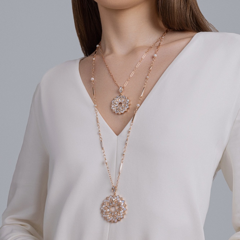 موديلات مجوهرات ذهب لإطلالتك اليومية في نهار شهر مايو