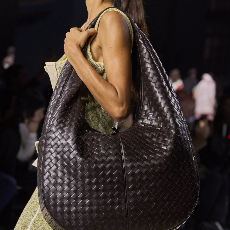 حقائب كبيرة وتتسع لكافة أغراضك أثناء السفر