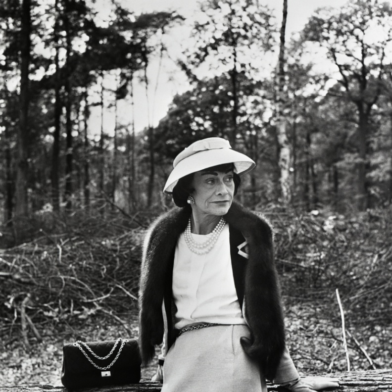 حقيبة "شانيل" ثورية وقت إطلاقها وأسطورية إلى الأبد