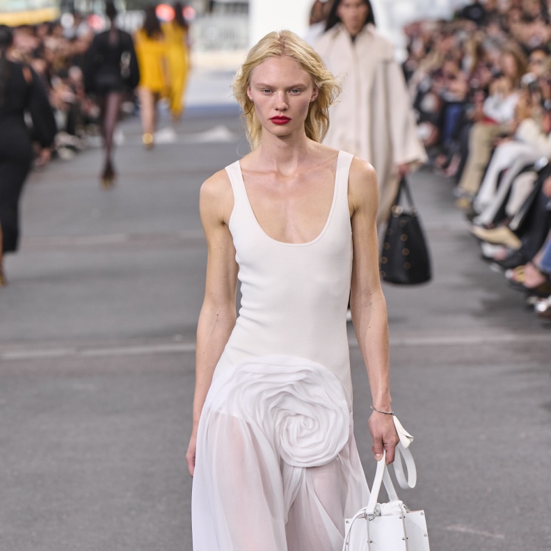  الموضة الآن أكثر تجدداً لذا اعتمدي هذه الصيحات مع بداية الصيف