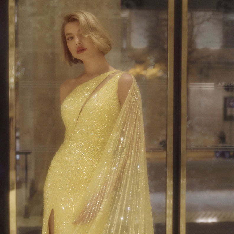 يُجسد مصممون عرب العوالم المتناقضة في مجموعات أزياء متفردة