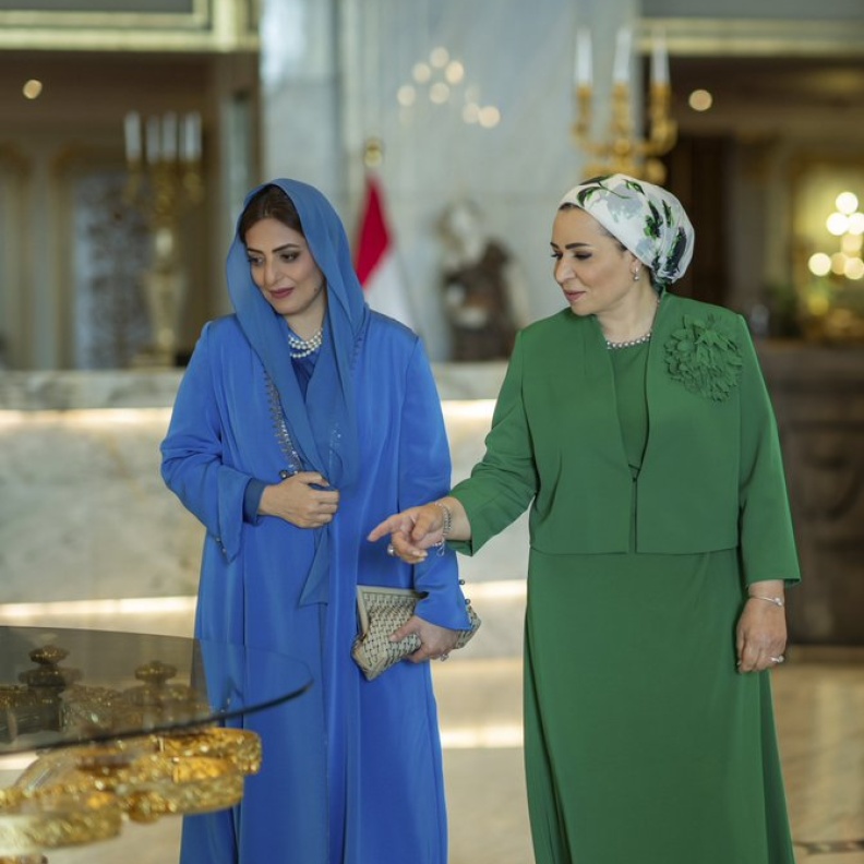 4 إطلالات للسيدة الجليلة عهد البوسعيدية من توقيع العلامة القطرية ديباج 