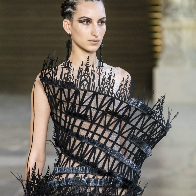 Guo Pei خريف و شتاء 2018 للأزياء الراقية