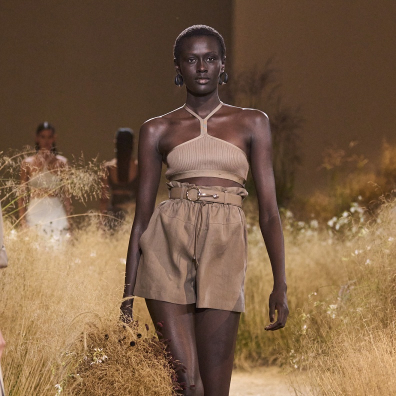 7 أمور أساسية لا بد منها لإطلالتك في صيف 2024