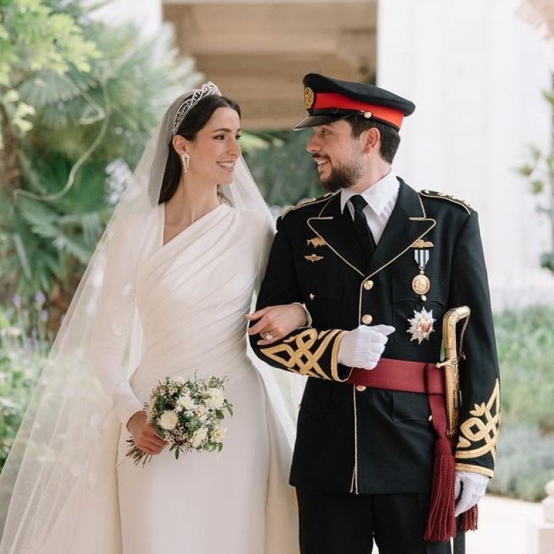 من قصة حبهما إلى انتظارهما المولود قريبا كيف كانت سنة الزواج الأولى على ولي العهد والأميرة رجوة؟