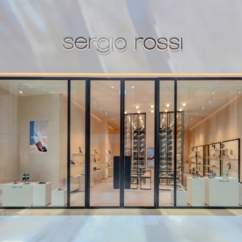 علامة سيرجيو روسي تحّط رحالها في دبي مول