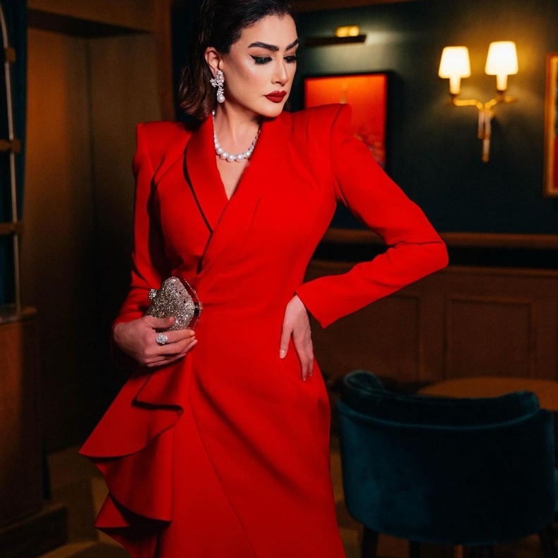 غادة عبد الرازق في إحدى جلسات التصوير 