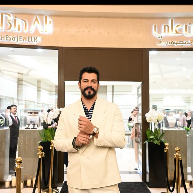 علي بن علي للساعات والمجوهرات تحتفل بالذكرى الخامسة عشرة لتأسيسها في المملكة العربية السعودية