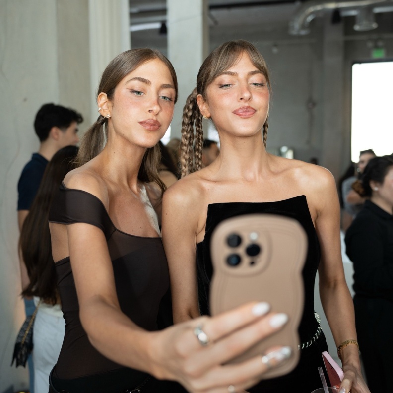 HAZE و SIMI تطلقان رسمياً علامة SIMIHAZE BEAUTY  في الشرق الأوسط