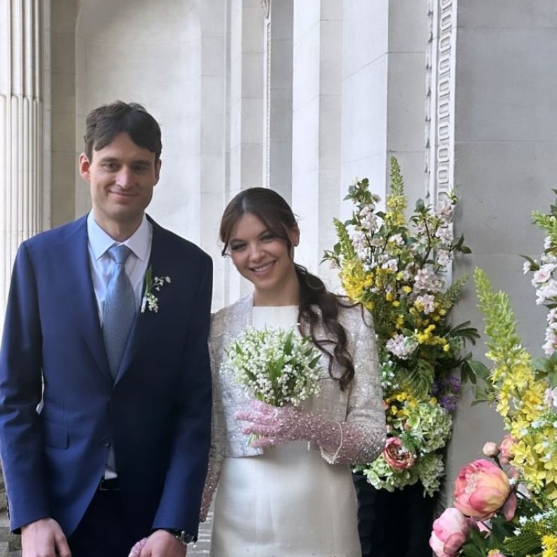 زواج مايا رعيدي في لندن وفستانها تصميم جورج حبيقة قطعة من الأناقة والجمال