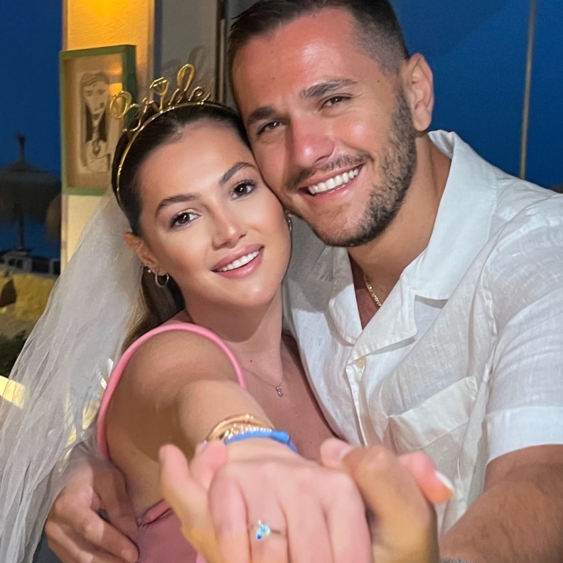 دانا الحلاني تعلن خطوبتهافهل ستكون عروس صيف 2024؟