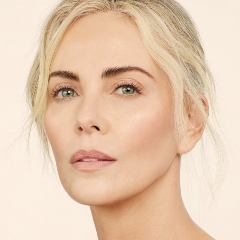 النجمة تشارليز ثيرون السفيرة الجديدة لقسم المجوهرات والعناية بالبشرة لـ دار Dior  