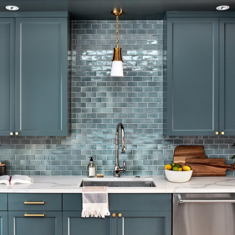 أصبح بلاط مترو الأنفاق أحد أكثر أنواع البلاط استخدامًا في أواخر القرن الـ20 وأوائل الـ21