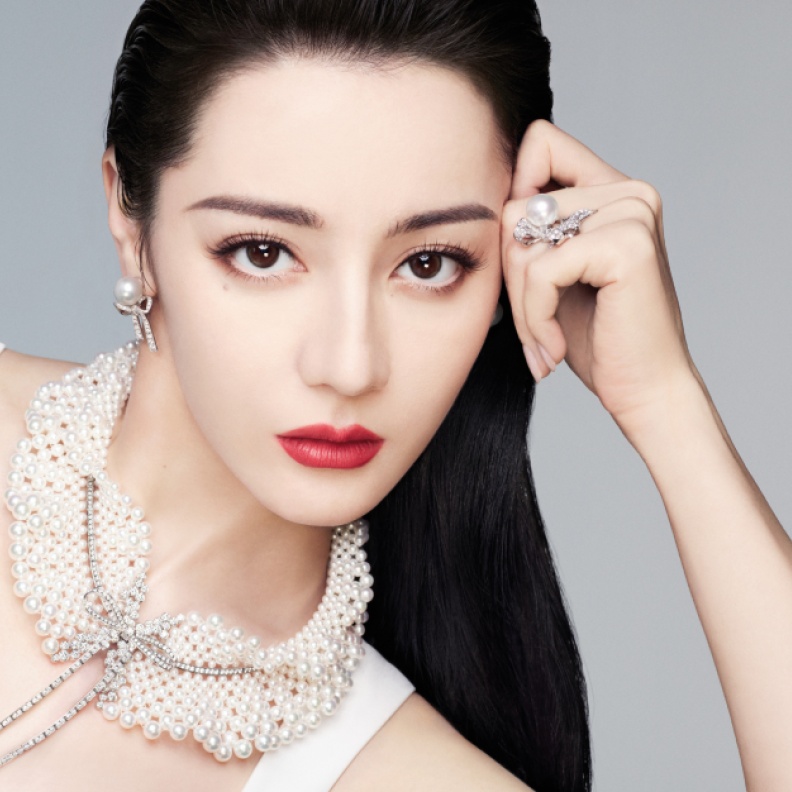 أفخم مجوهرات لؤلؤ حجر بخت شهر يونيو لسهرات الصيف