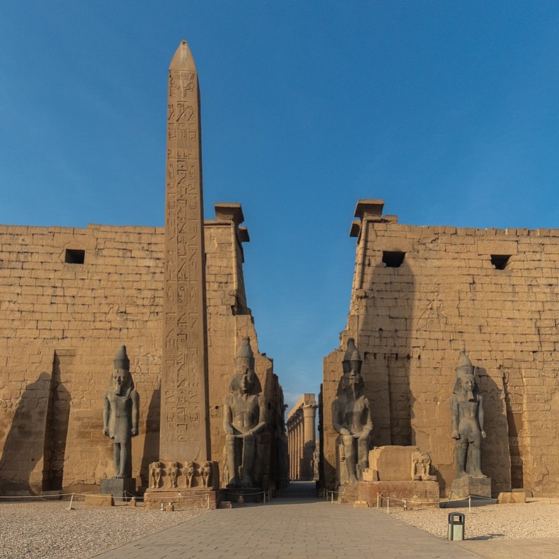 استكشاف تراث الفراعنة وأهم الأماكن السياحية في مدينة الأقصر