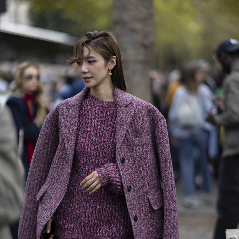 إطلالة ستريت ستايل من عروض أزياء باريس للأزياء الجاهزة