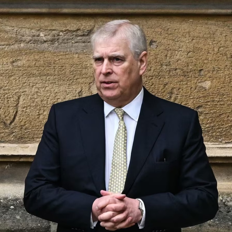 الأمير أندرو  يبدأ أعمال التجديد في قصر Royal Lodge