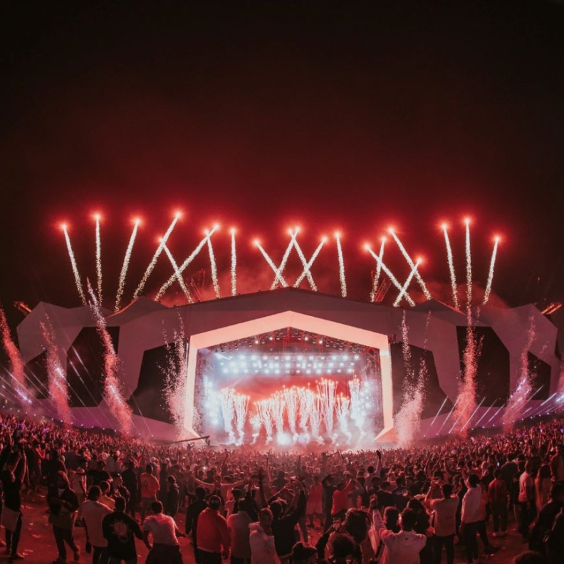 مهرجان ساوند ستورم