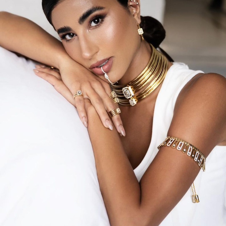 ليلى عبدالله بتصاميم مجوهرات ناعمة ولافتة تعكس رُقي إطلالاتها 